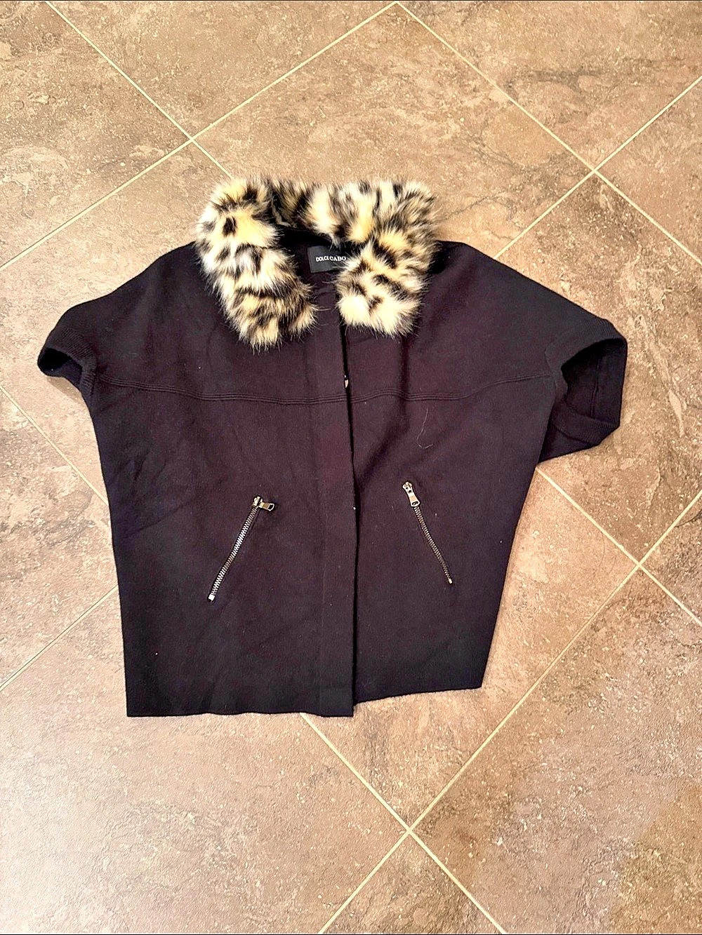 Dolce Cabo Faux Fur Collar Black Cape Size Small Like New